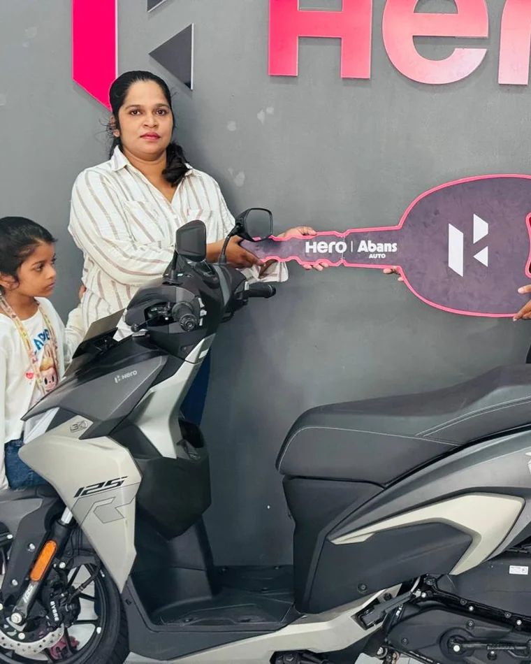 Hero Xoom 125R යතුරු භාරදීම