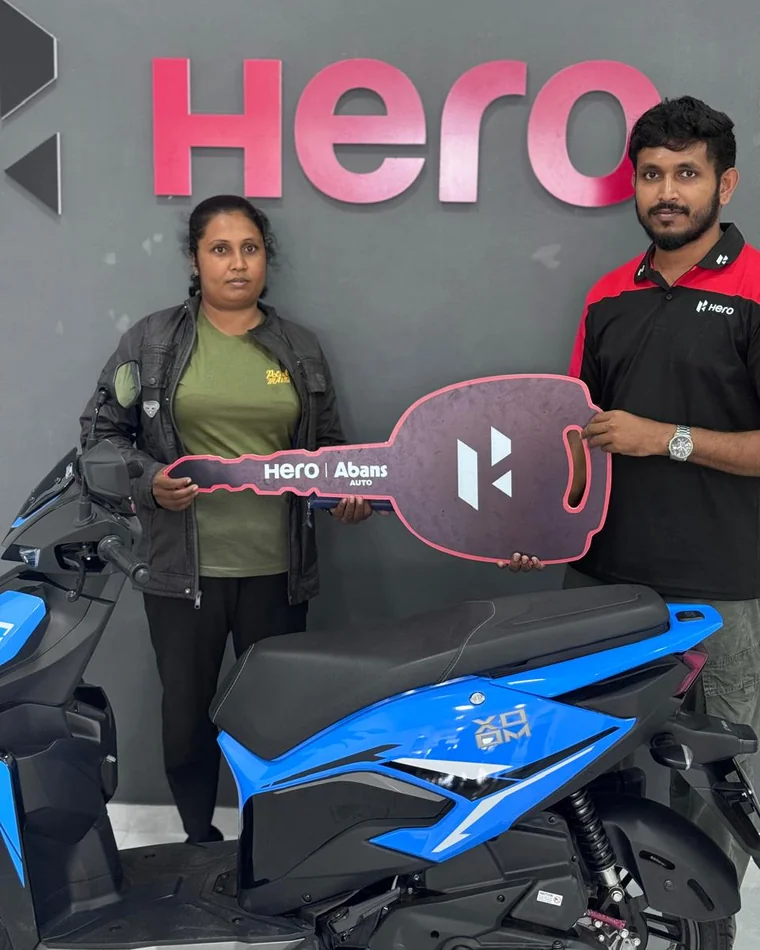 Hero Xoom 110 EFI යතුරු භාරදීම